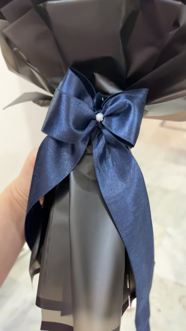 NAVY BLUE CLASSIC BOUQUET